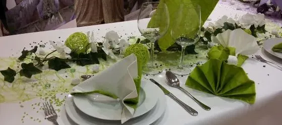 Tischdekoration für die Hochzeit: Ideen für eure Hochzeitstafel, Bild 1