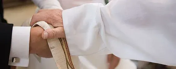 Die orthodoxe Trauung: Kronen, Ringe und der Tanz Jesajas, Bild 1