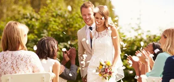 Die Gästeliste für eure Hochzeit: So behaltet ihr den Überblick, Bild 1