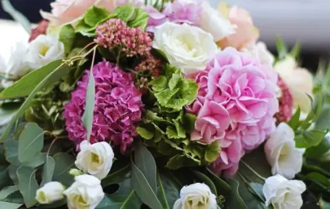 Günstig und trotzdem wunderschön: Blumen für eure Hochzeit, Bild 4
