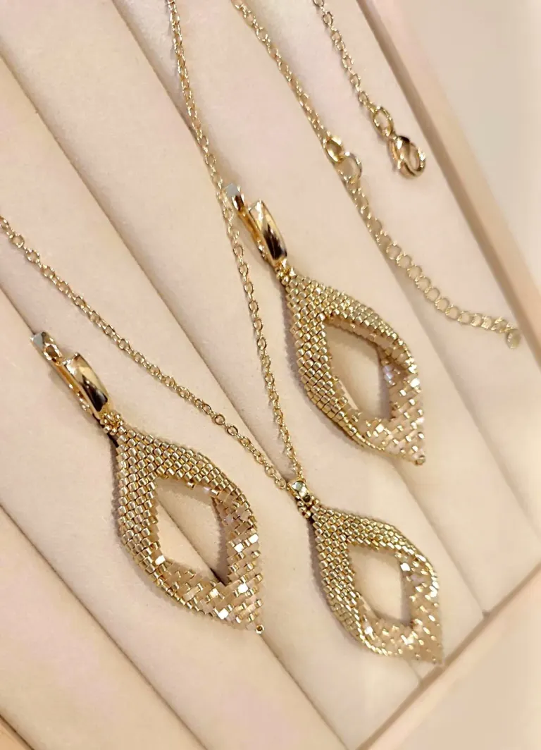 My Queens Accessories, Bild 6