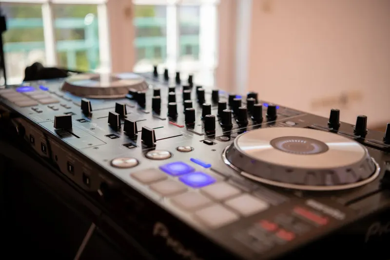 DJ24.at - Dein Profi DJ Service, Bild 1