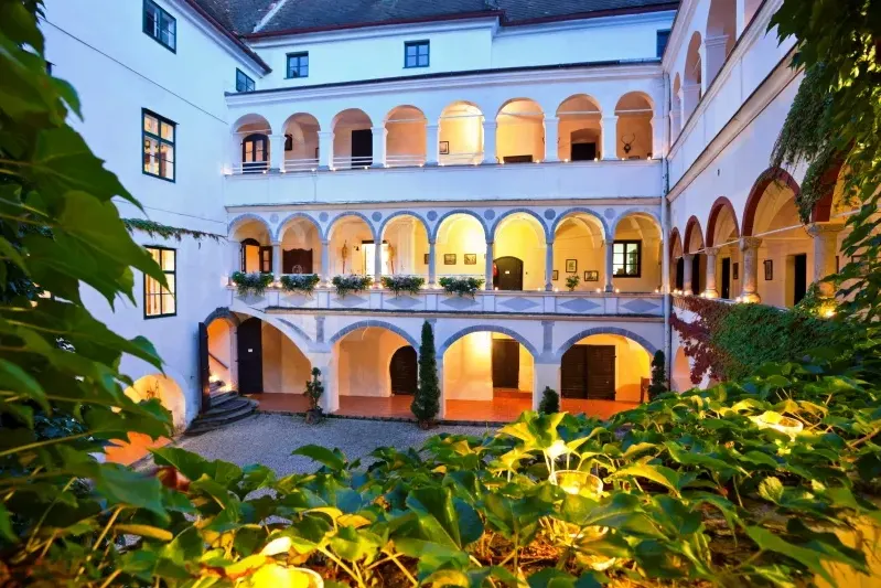 Schloss Ernegg, Bild 1